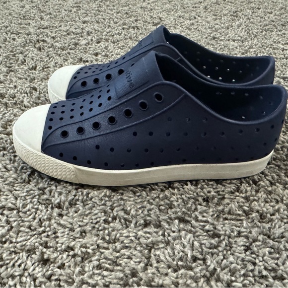 Kids Navy Blue Native Slip-On Sneakers, size 2 - Picture 2 of 9
